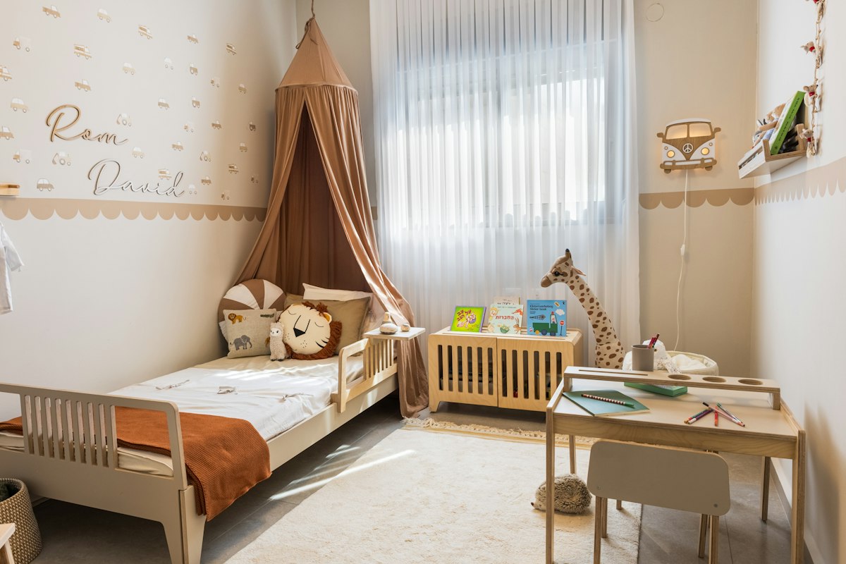 Habitación infantil con juguetes